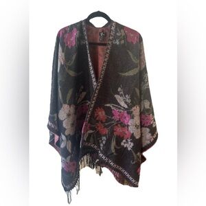 Modena Floral Patterned Shawl with Fringe